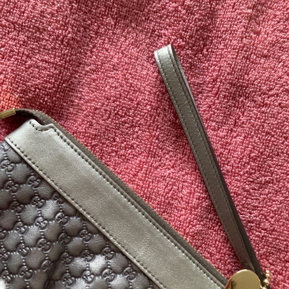 Authentic Gucci wristlet - Picture 3 of 6